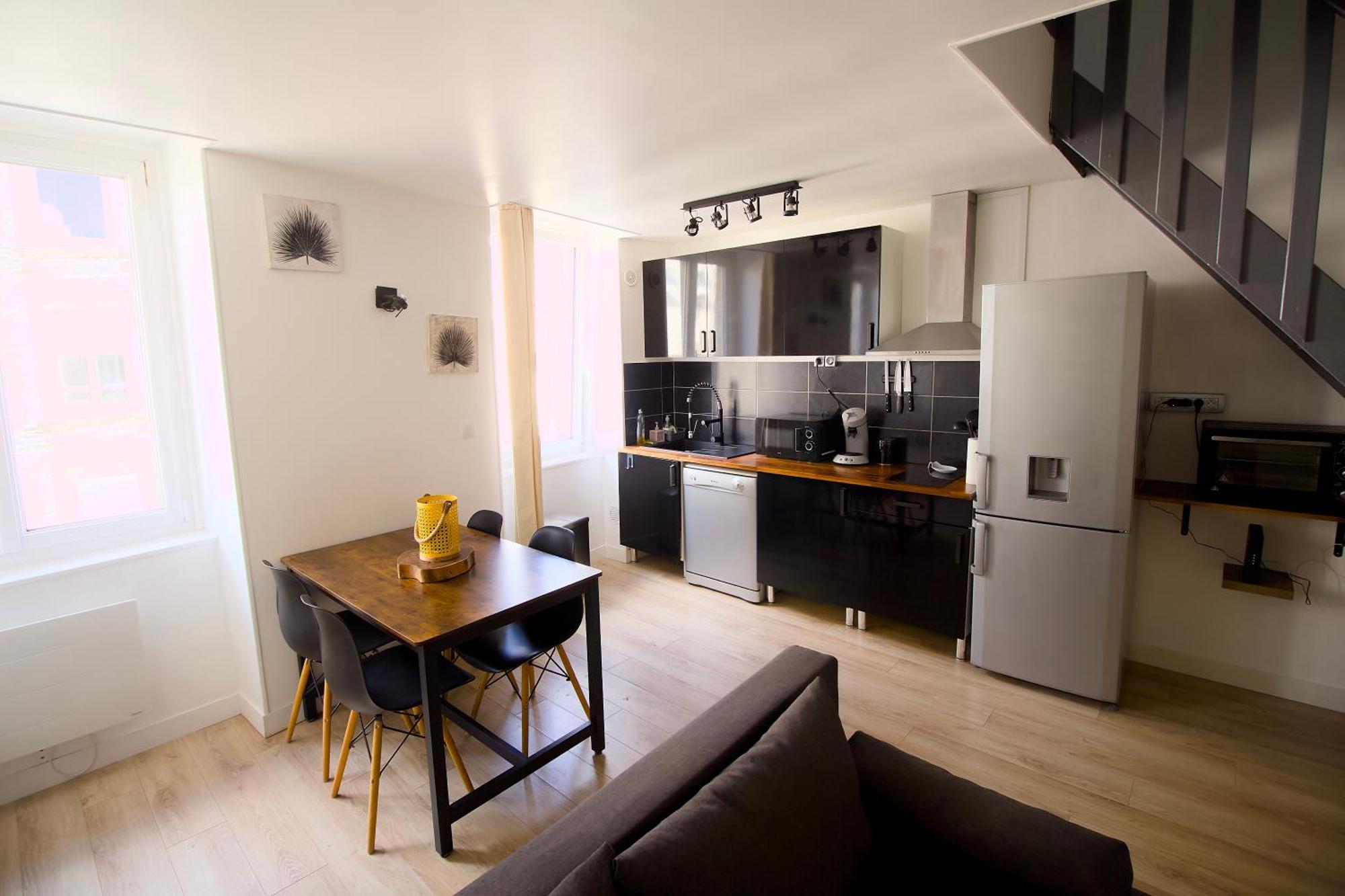 Triplex Lumineux A Cherbourg, Hyper Centre, 2 Pas Du Port & Vie Nocturne, Intendance Luxury Host Экстерьер фото